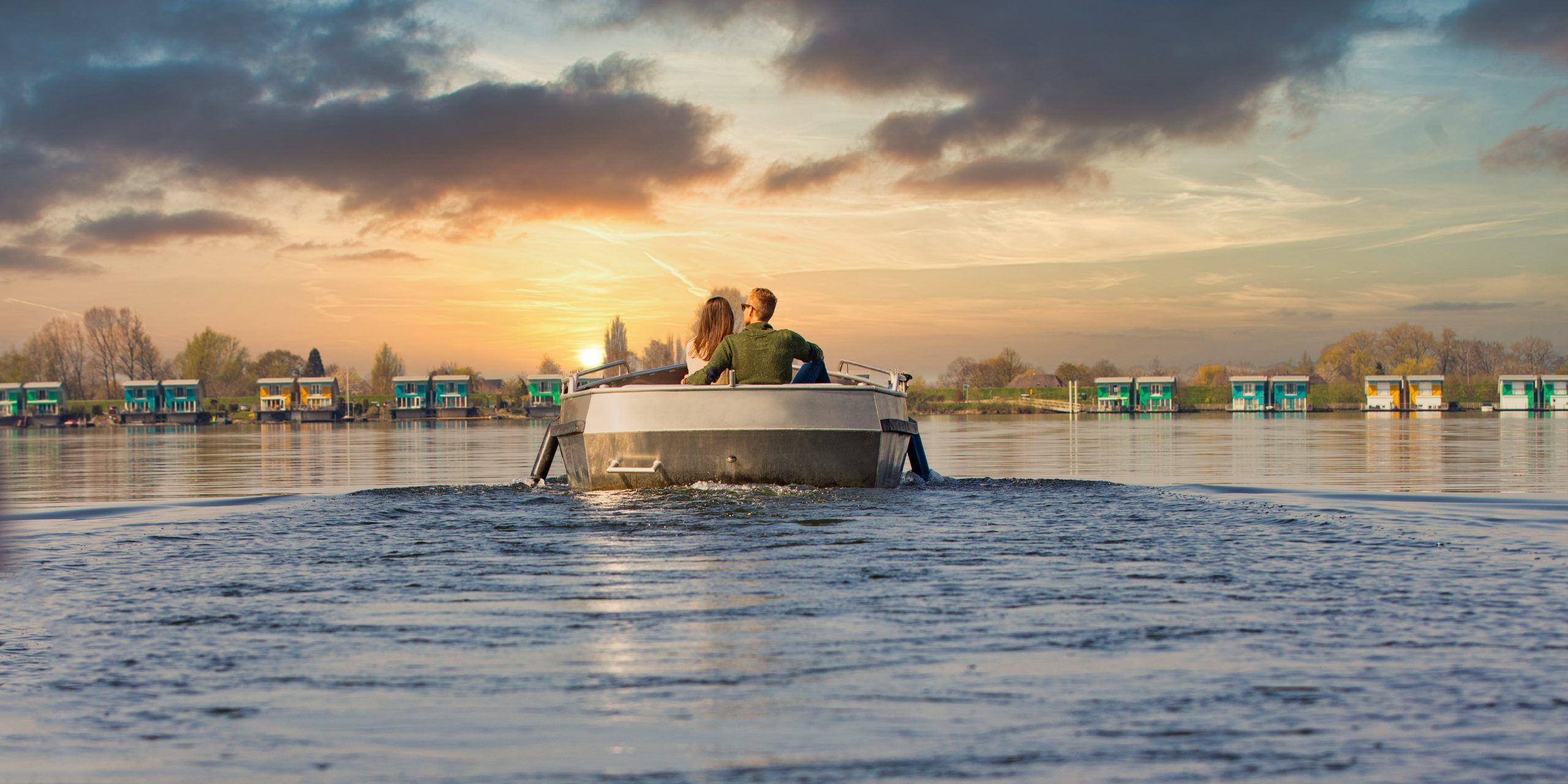 Recreanten varen op de Gouden Ham in het Rivierengebied
